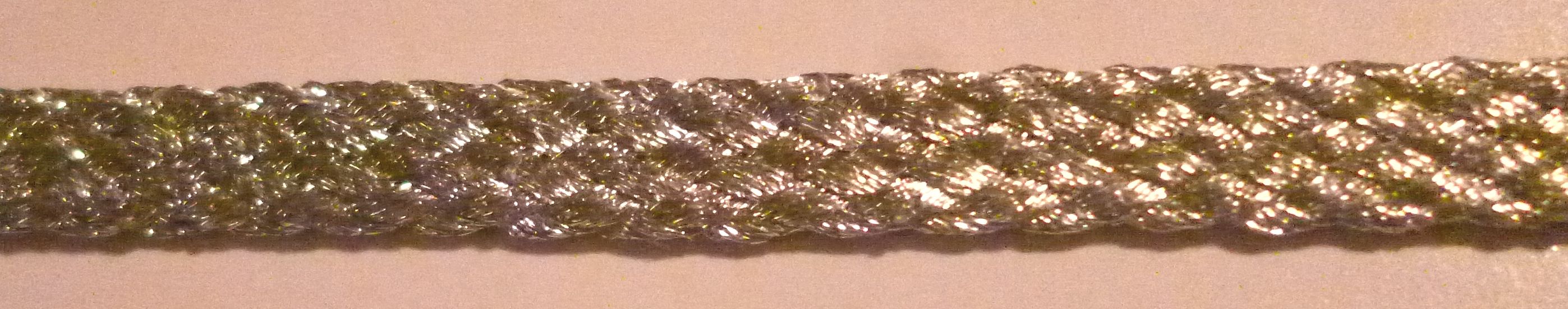 Mentezsinór, paszományzsinór  5 mm széles, fémszálas csillogó ezüst. 300Ft/m 