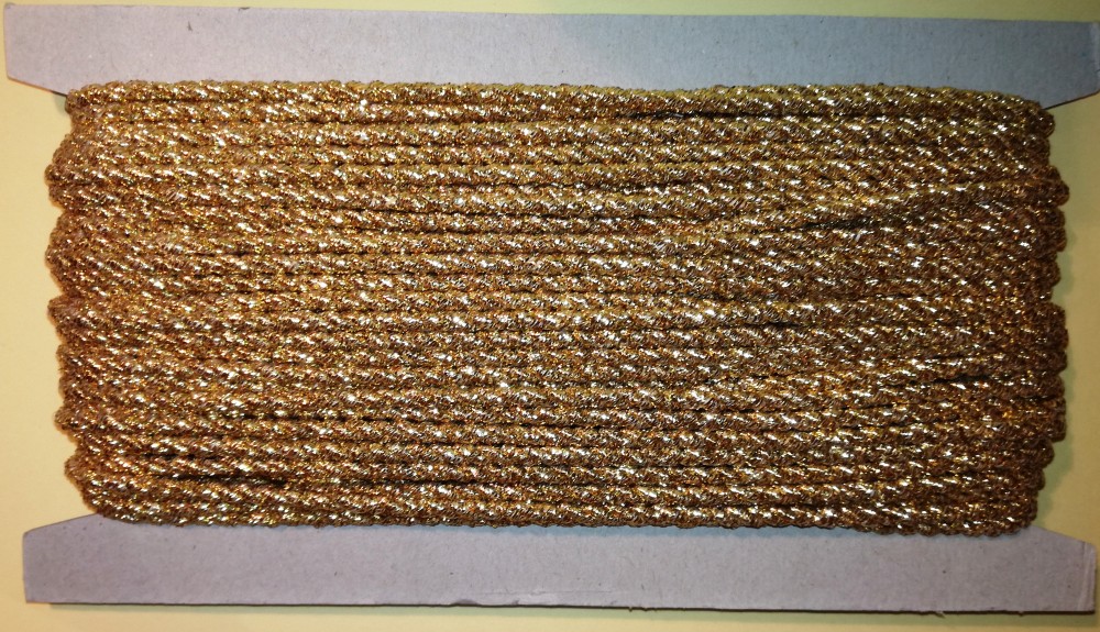 Sodrott zsinór lurex 4 mm, arany vagy ezüst színben. 230 Ft/méter ( 25  m)